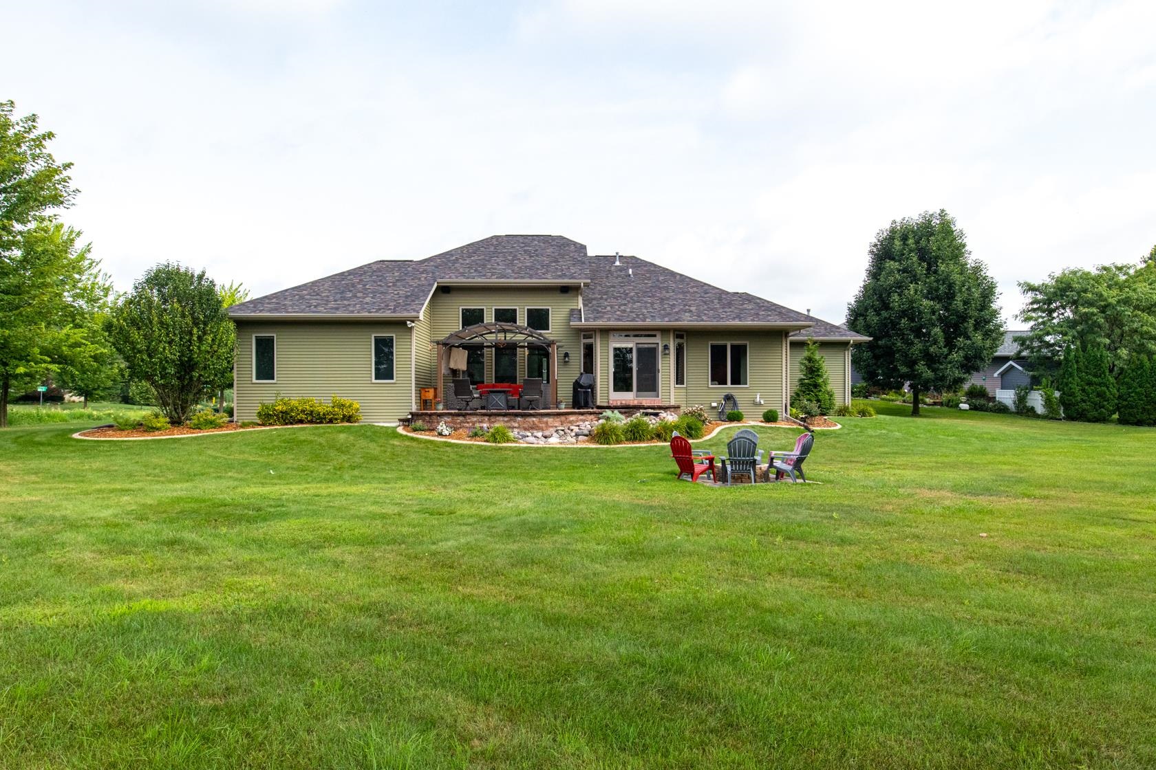 Appleton, Wisconsin, 54913, United States, 5 Bedrooms Bedrooms, ,4 BathroomsBathrooms,Residential,For Sale,1927956