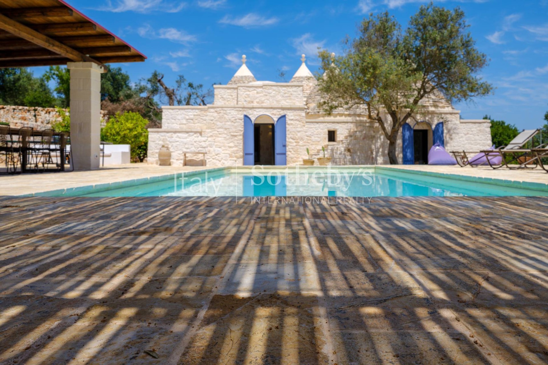  Exclusive complex of trulli with pool surrounded by greenery - 物件實景
