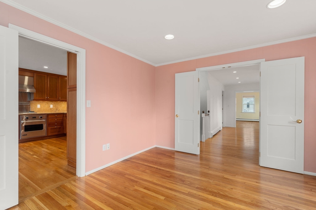 Weston, Massachusetts, 02493, United States, 4 Bedrooms Bedrooms, ,4 BathroomsBathrooms,Residential,For Sale,1947070
