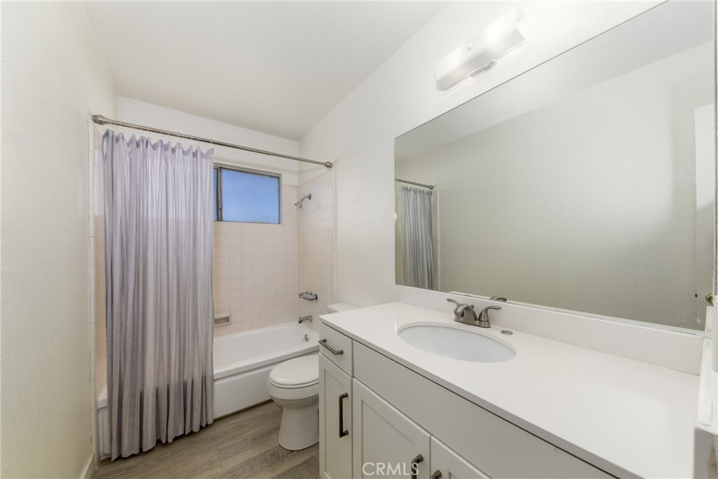 Ontario, California, 91762, United States, 4 Bedrooms Bedrooms, ,2 BathroomsBathrooms,Residential,For Sale,1930288