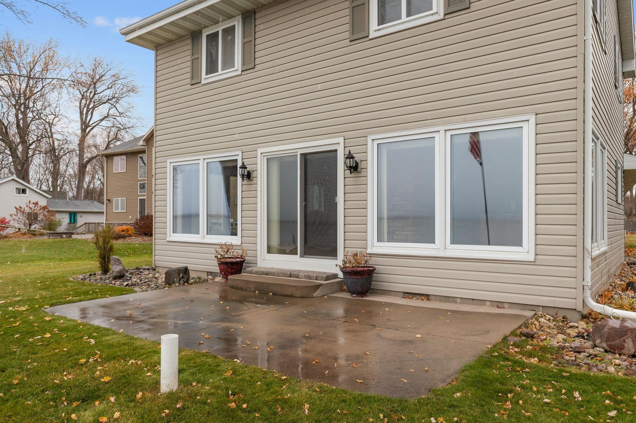 MENASHA, Wisconsin, 54942, United States, 4 Bedrooms Bedrooms, ,2 BathroomsBathrooms,Residential,For Sale,1996983