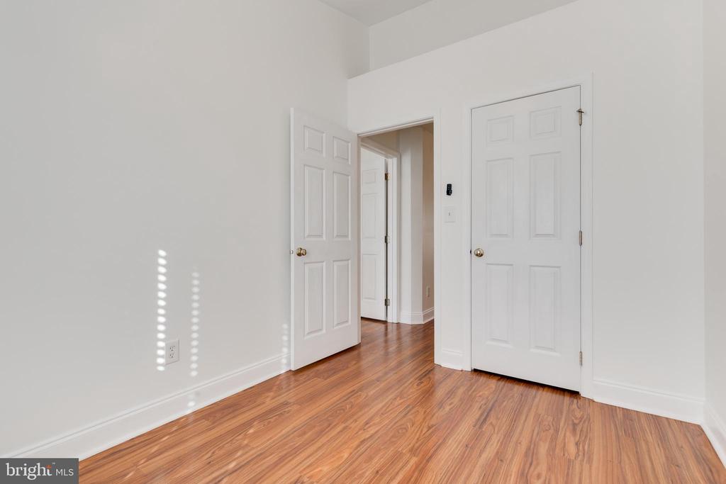 Chantilly, Virginia, 20152, United States, 4 Bedrooms Bedrooms, ,3 BathroomsBathrooms,Residential,For Sale,1988850