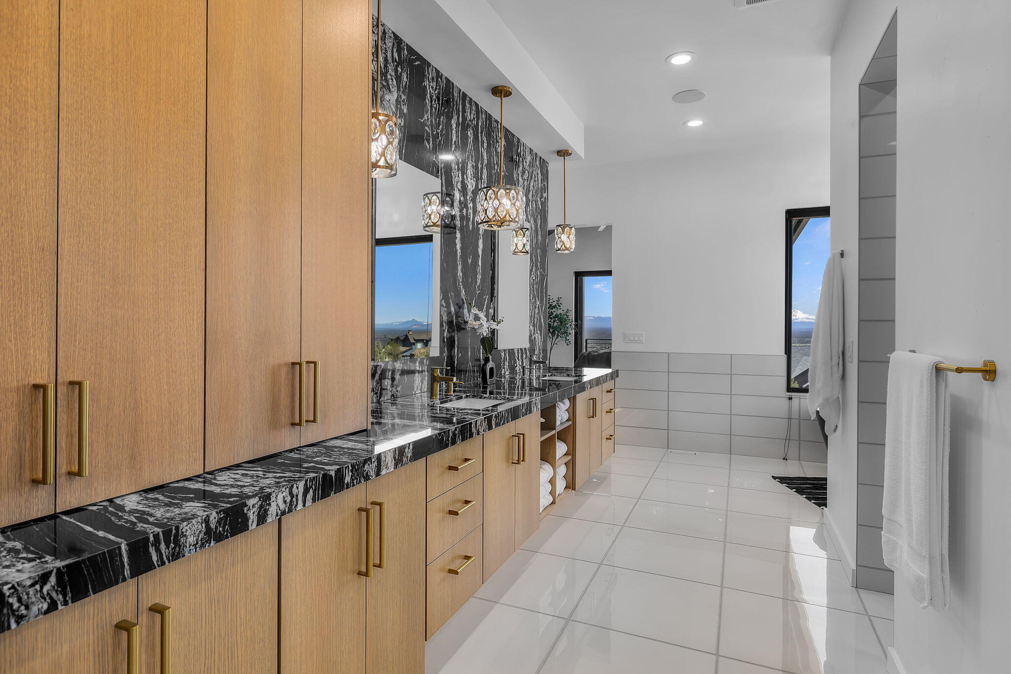 Powell Butte, Oregon, 97753, United States, 4 Bedrooms Bedrooms, ,5 BathroomsBathrooms,Residential,For Sale,1804820