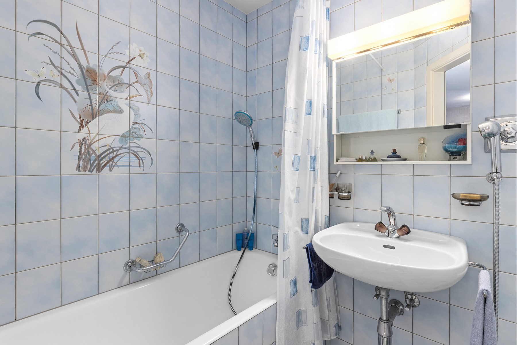  Family duplex in need of some updating in a sought-after residential neighborhoo - 物件實景