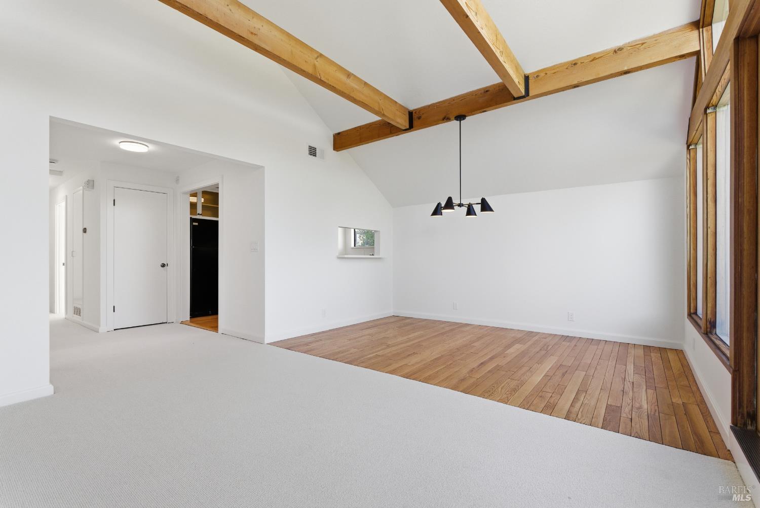 Corte Madera, California, 94925, United States, 6 Bedrooms Bedrooms, ,3 BathroomsBathrooms,Residential,For Sale,1986479