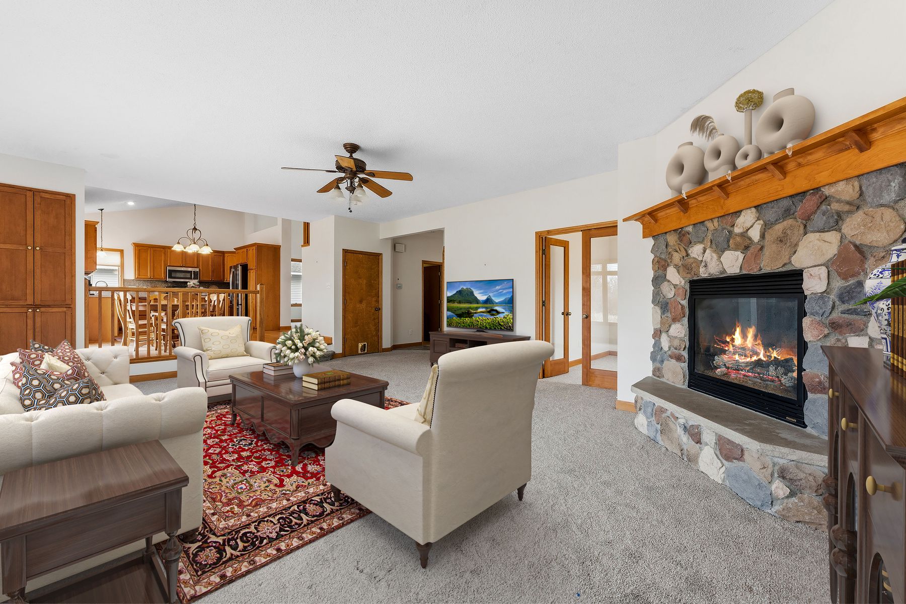  Updated Modified Two-Story on a Spacious Corner Lot - 物件實景