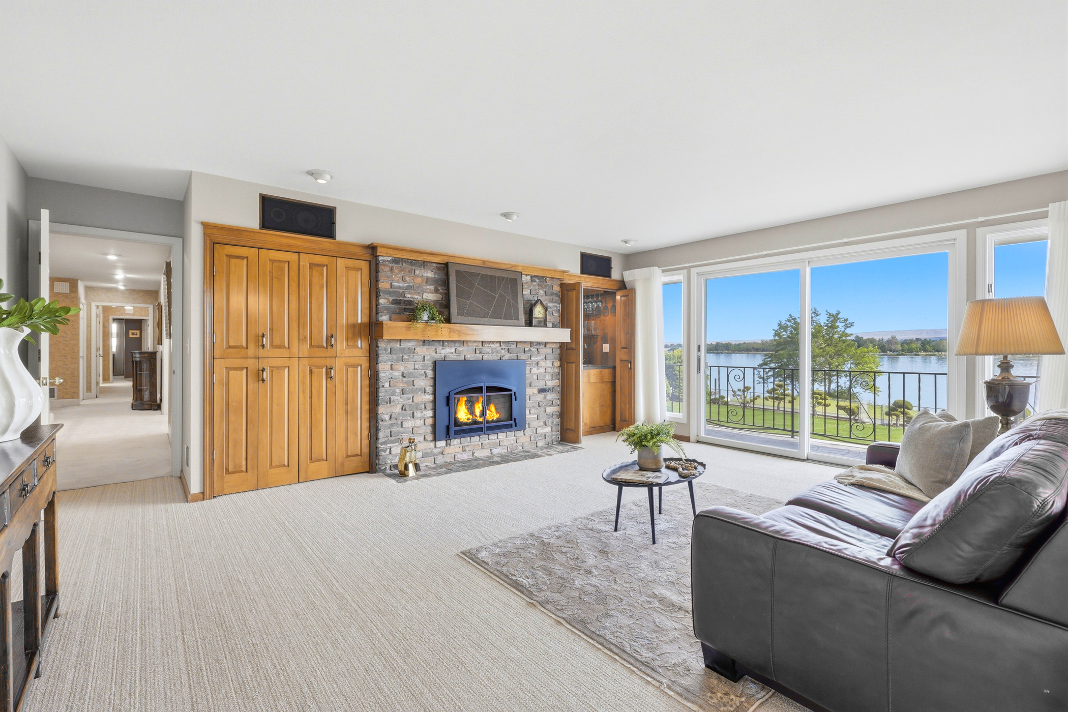  Prime Columbia River Frontage, Pool, large lot - 物件實景