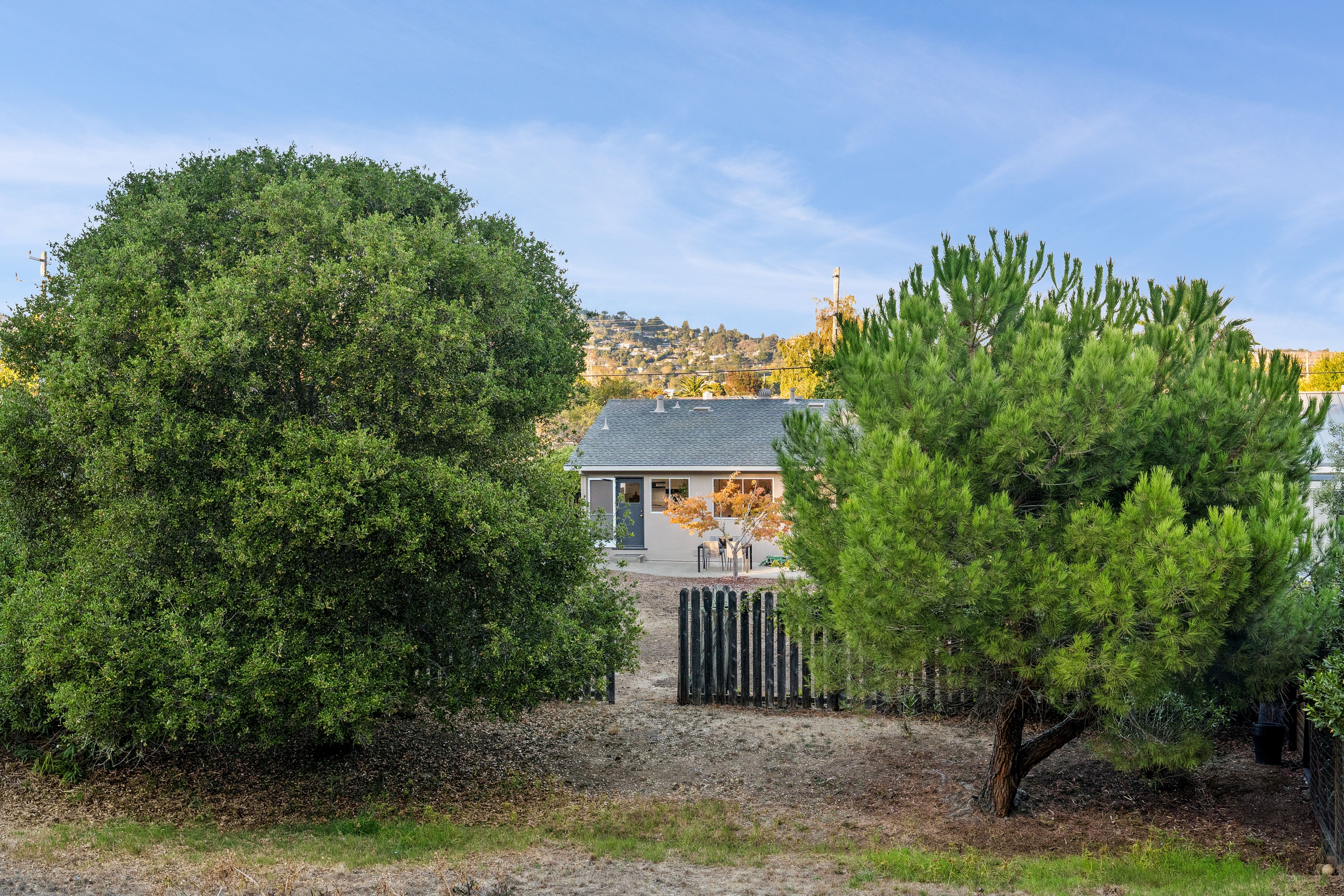  Large and Level Lot in Madera Gardens - 物件實景