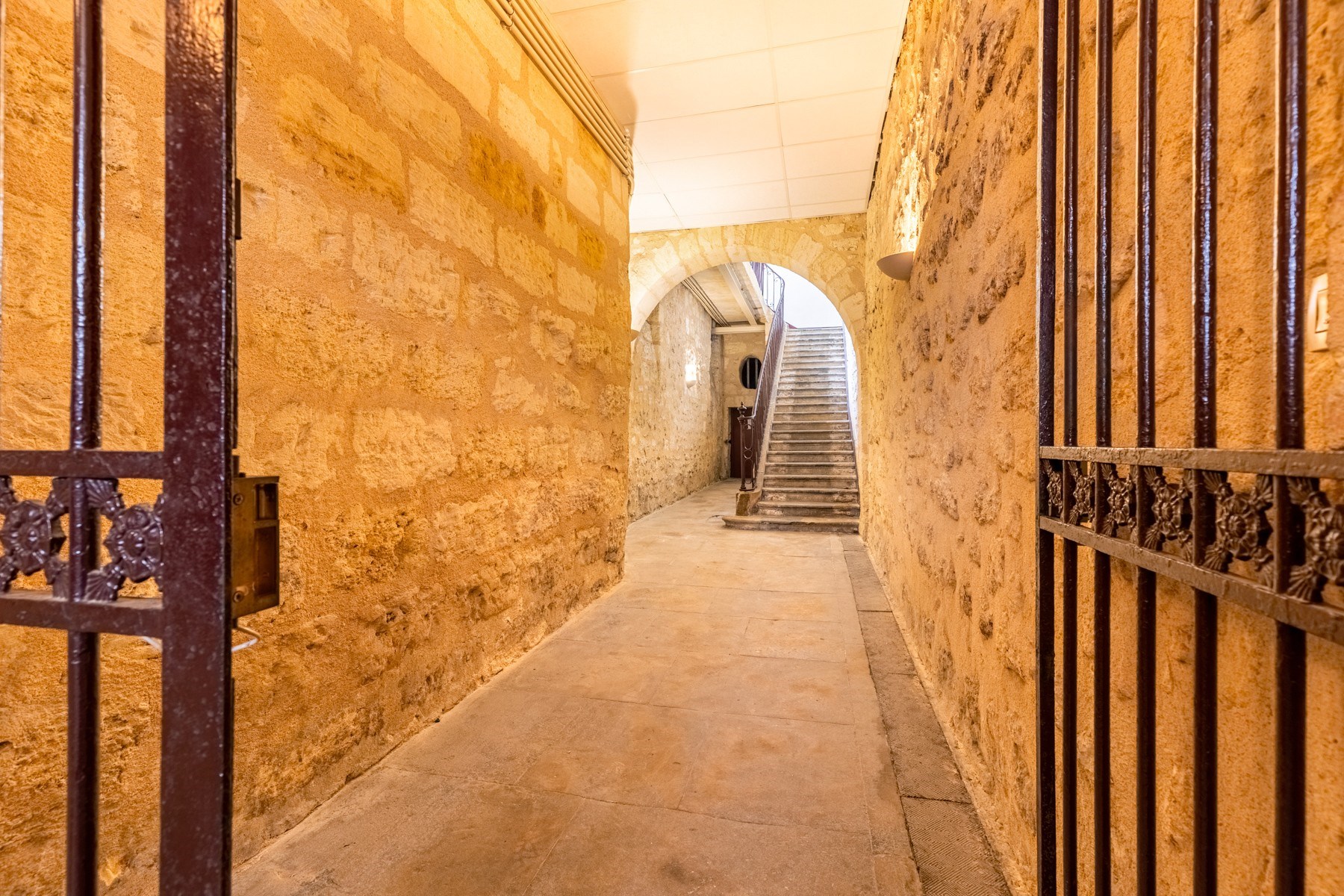  BORDEAUX – CHARTRONS – STUNNING 90 SQM APARTMENT WITH PARKING SPACE – IMMACULAT… - 物件實景
