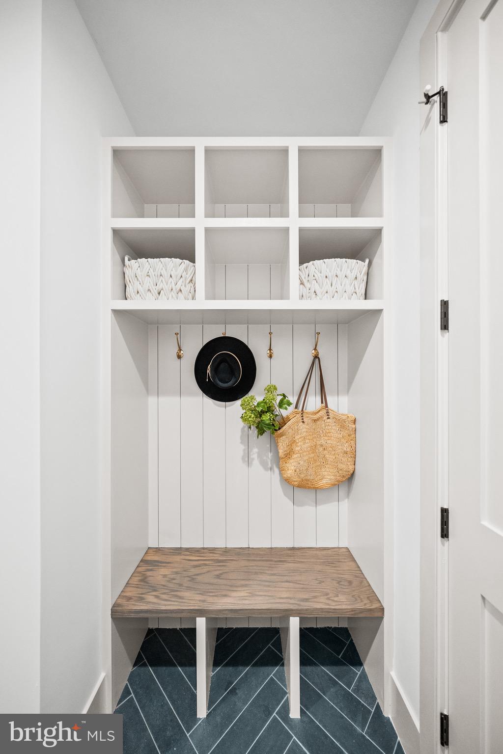 Arlington, Virginia, 22207, United States, 4 Bedrooms Bedrooms, ,5 BathroomsBathrooms,Residential,For Sale,1990203