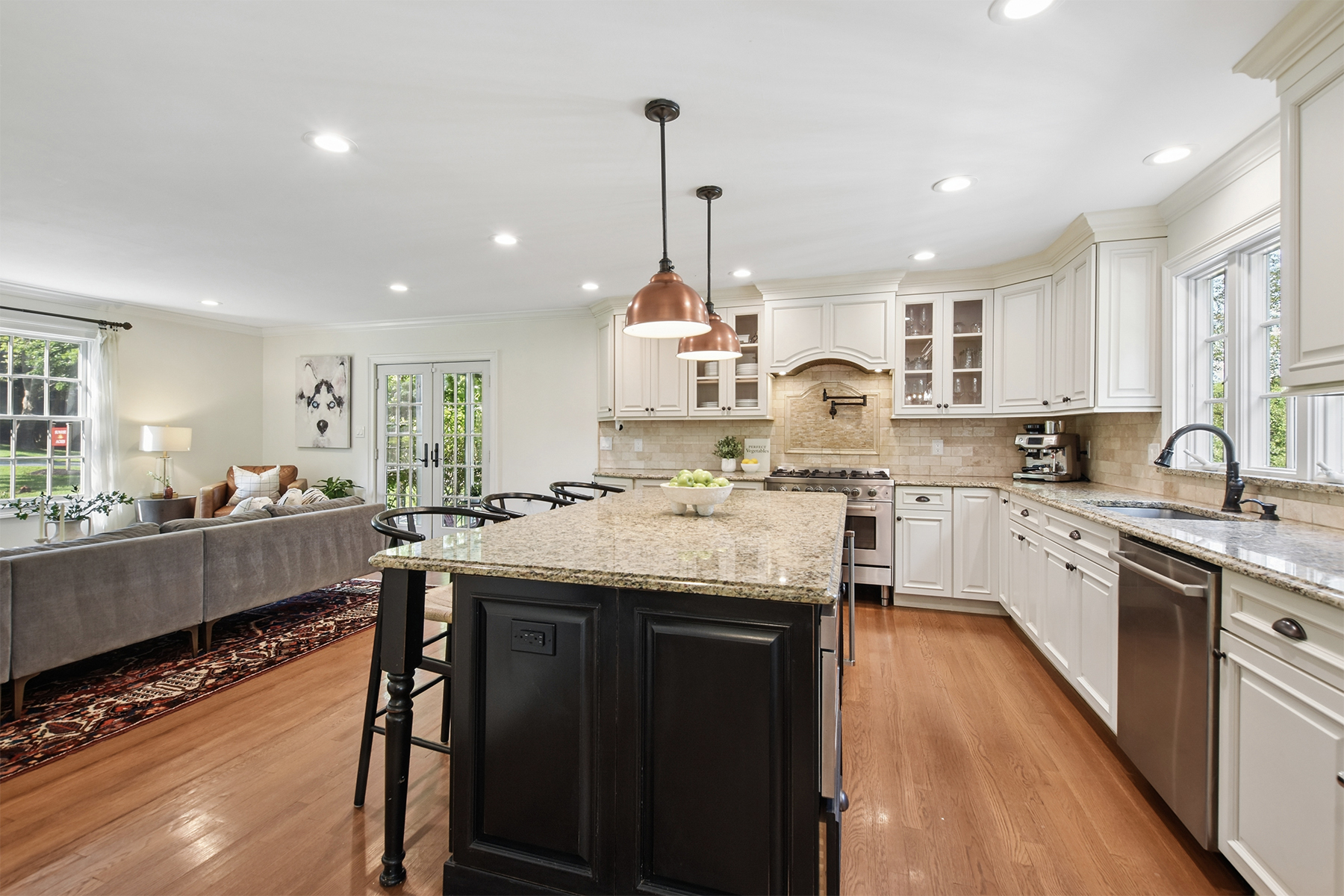  Immaculate Custom Colonial Located on a Traditional Country Setting - 物件實景