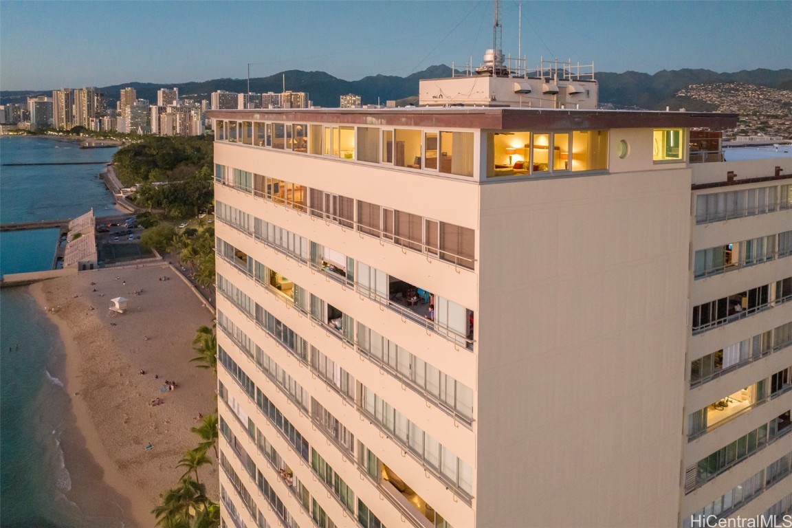 Honolulu, Hawaii, 96815, United States, 2 Bedrooms Bedrooms, ,4 BathroomsBathrooms,Residential,For Sale,1713125