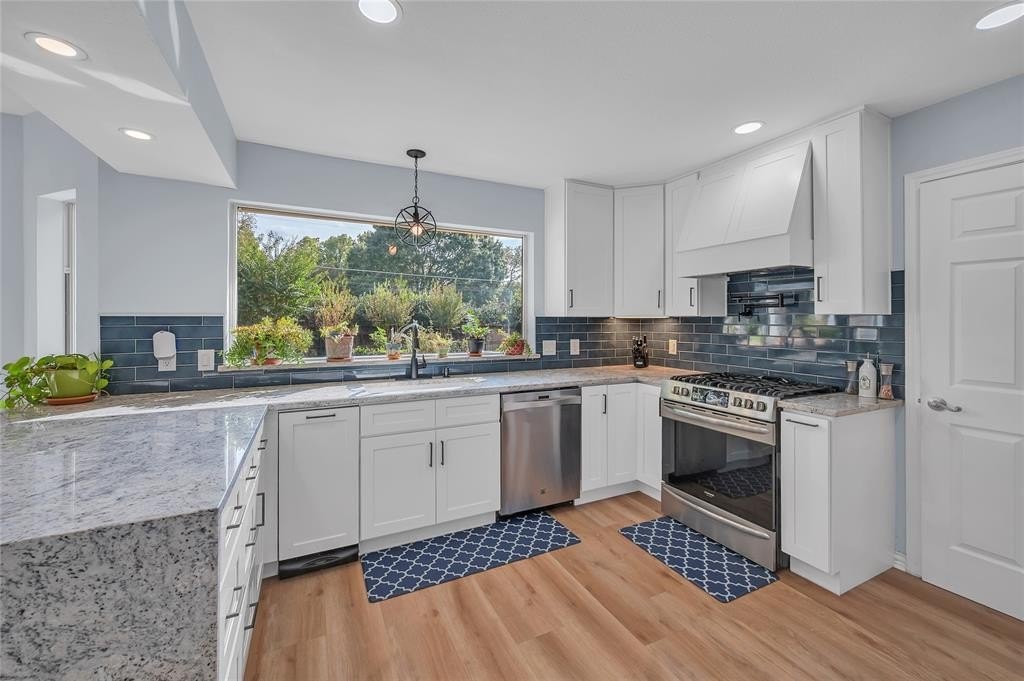 Bedford, Texas, 76021, United States, 4 Bedrooms Bedrooms, ,4 BathroomsBathrooms,Residential,For Sale,1978202