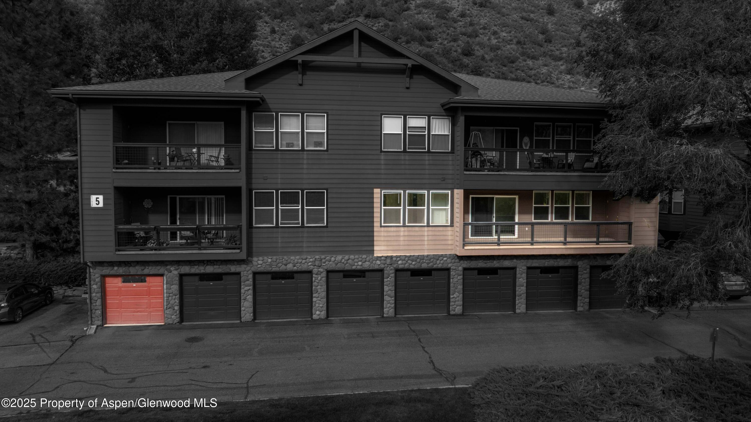 Glenwood Springs, Colorado, 81601, United States, 3 Bedrooms Bedrooms, ,2 BathroomsBathrooms,Residential,For Sale,1795140