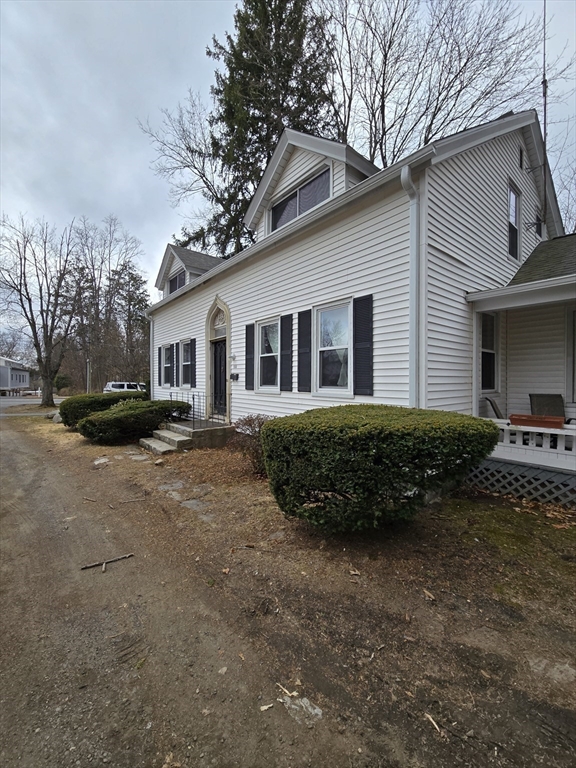 Amherst, Massachusetts, 01002, United States, 5 Bedrooms Bedrooms, ,2 BathroomsBathrooms,Residential,For Sale,1979386