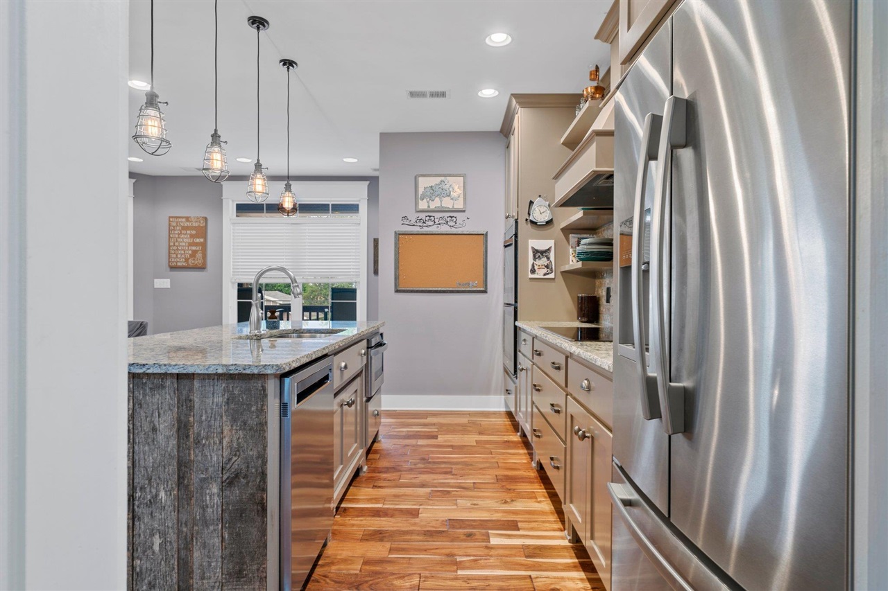 Franklin, Kentucky, 42134, United States, 6 Bedrooms Bedrooms, ,3 BathroomsBathrooms,Residential,For Sale,2002966