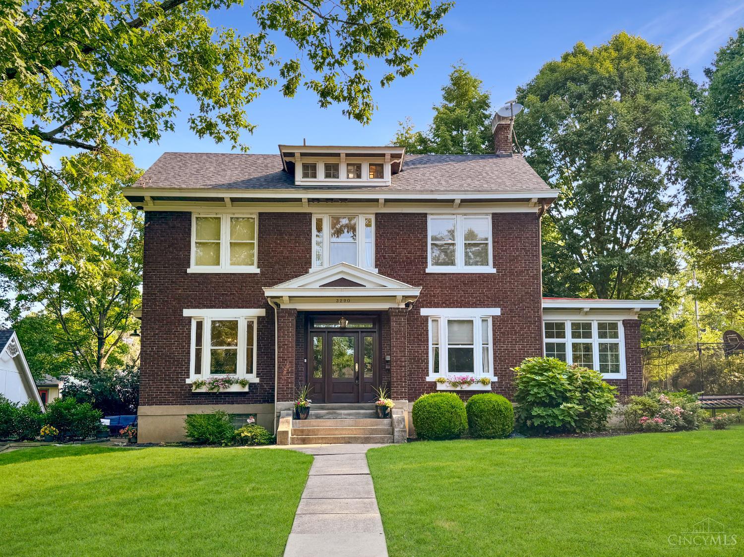 Cincinnati, Ohio, 45208, United States, 5 Bedrooms Bedrooms, ,5 BathroomsBathrooms,Residential,For Sale,1890144