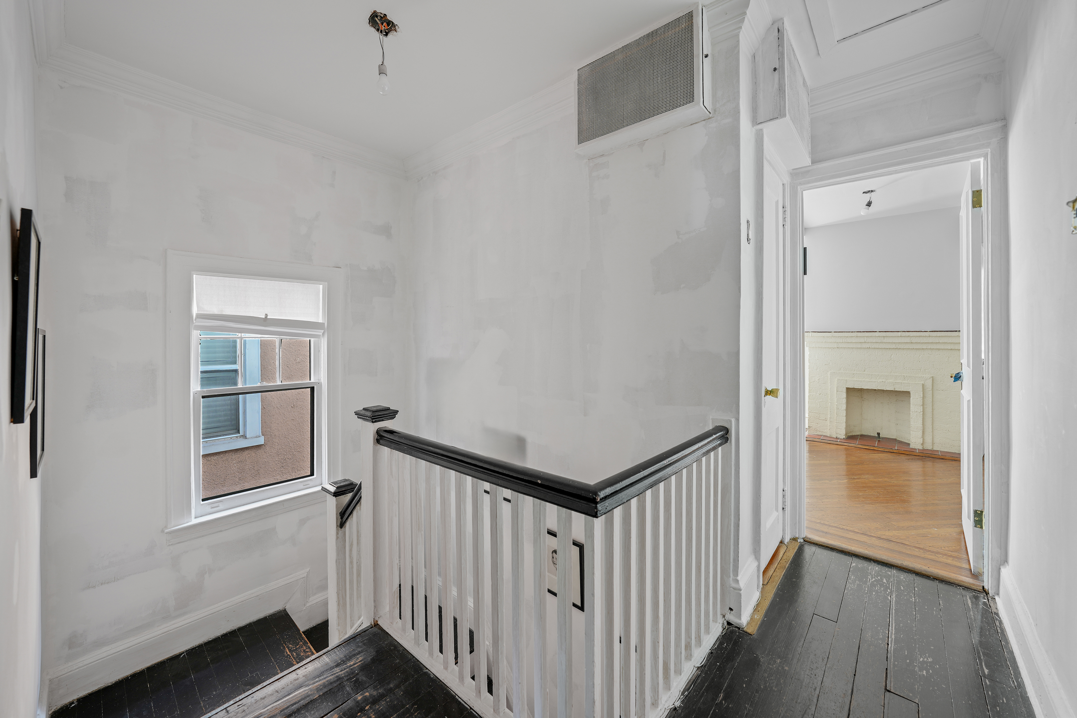 Brooklyn, New York, 11230, United States, 3 Bedrooms Bedrooms, ,2 BathroomsBathrooms,Residential,For Sale,1978633