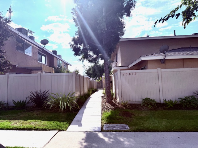 Cerritos, California, 90703, United States, 2 Bedrooms Bedrooms, ,2 BathroomsBathrooms,Residential,For Sale,1992382