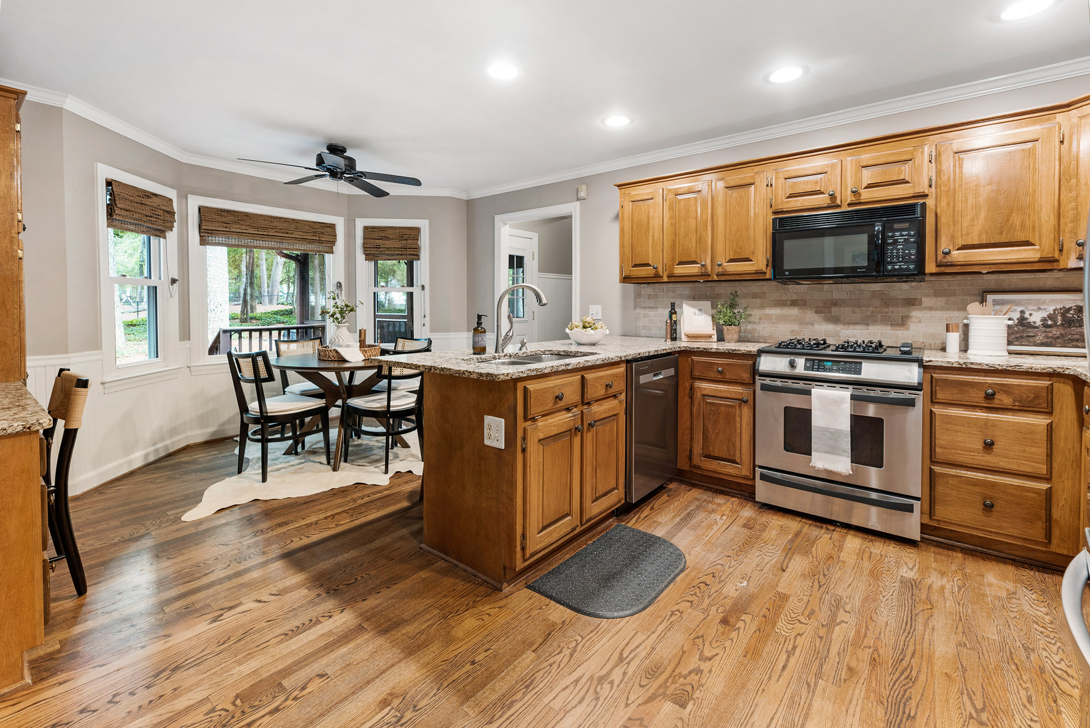  Andover North Home Blends Privacy and Convenience - 物件實景