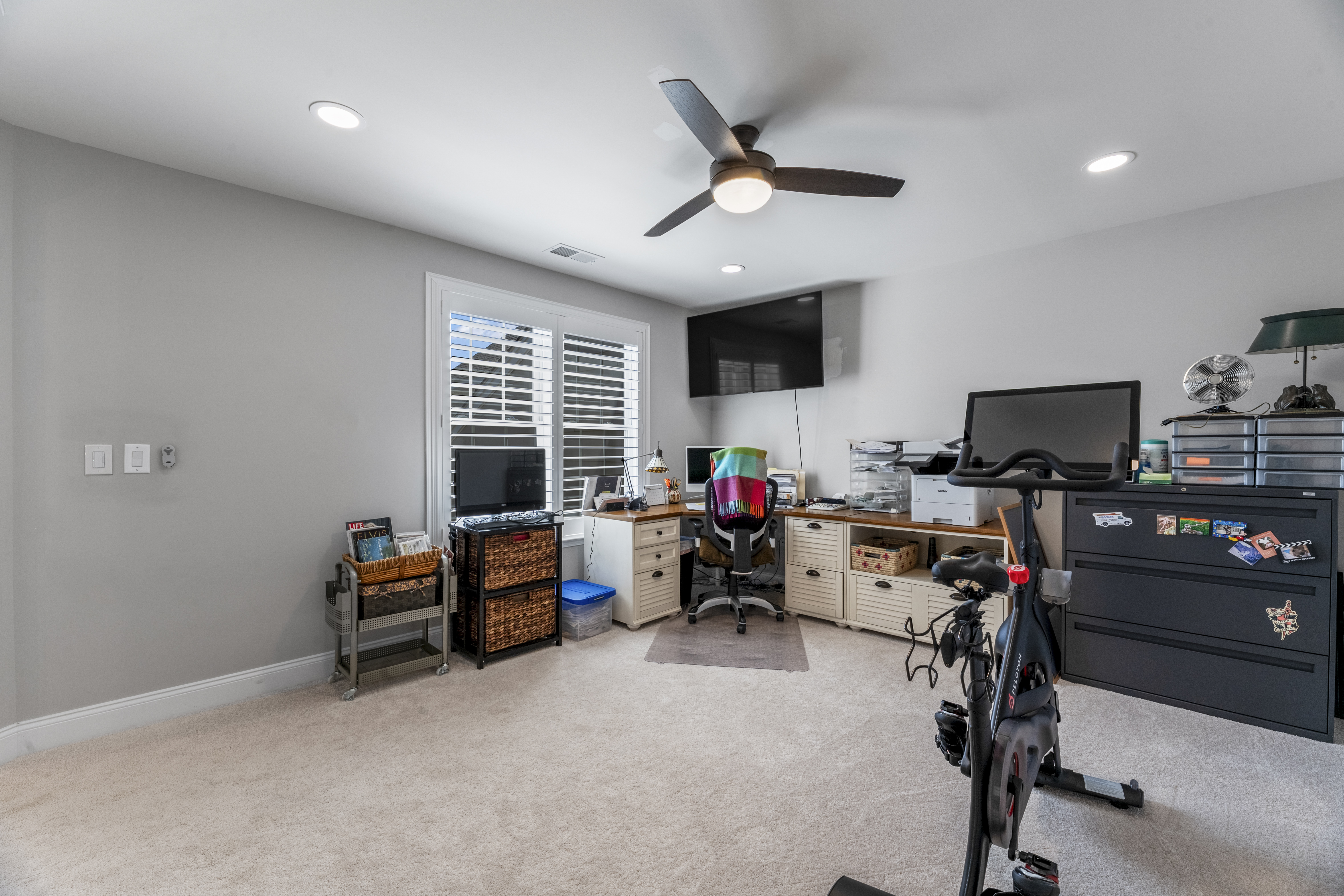 Holmdel, New Jersey, 07733, United States, 3 Bedrooms Bedrooms, ,4 BathroomsBathrooms,Residential,For Sale,1923321