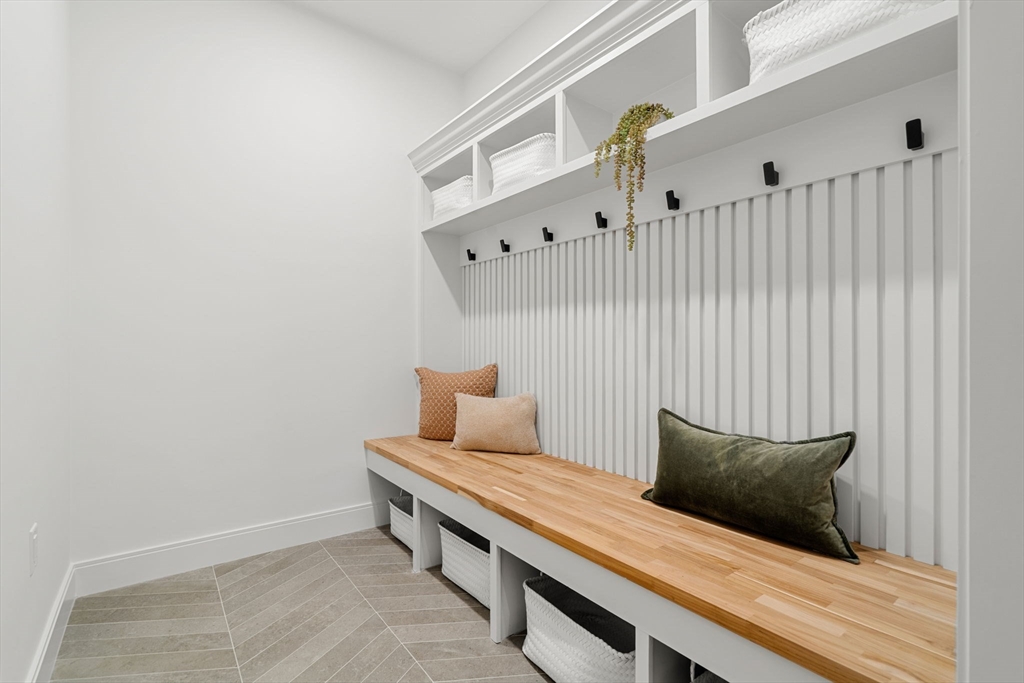 Reading, Massachusetts, 01867, United States, 4 Bedrooms Bedrooms, ,5 BathroomsBathrooms,Residential,For Sale,1988316