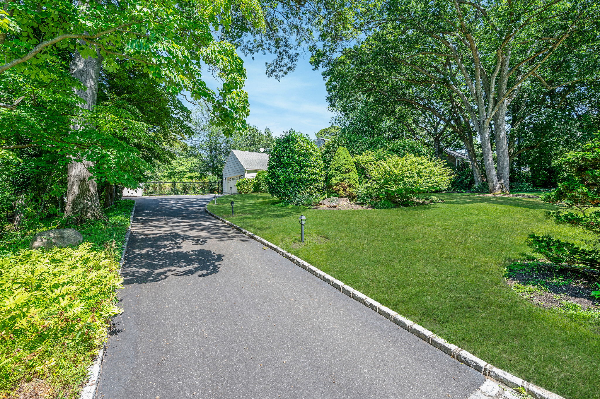 Mount Sinai, New York, 11766, United States, 4 Bedrooms Bedrooms, ,3 BathroomsBathrooms,Residential,For Sale,1924395