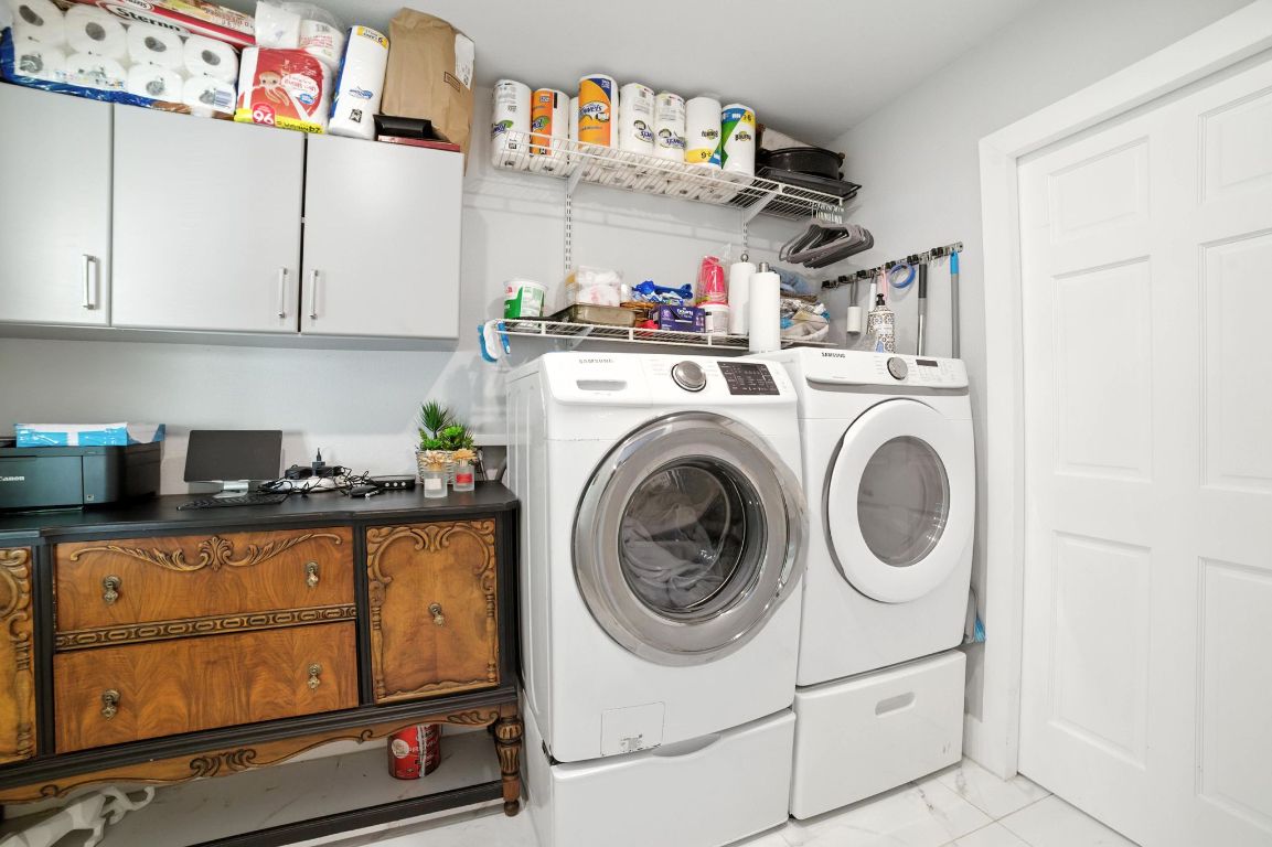 Austin, Texas, 78702, United States, 3 Bedrooms Bedrooms, ,2 BathroomsBathrooms,Residential,For Sale,1906696