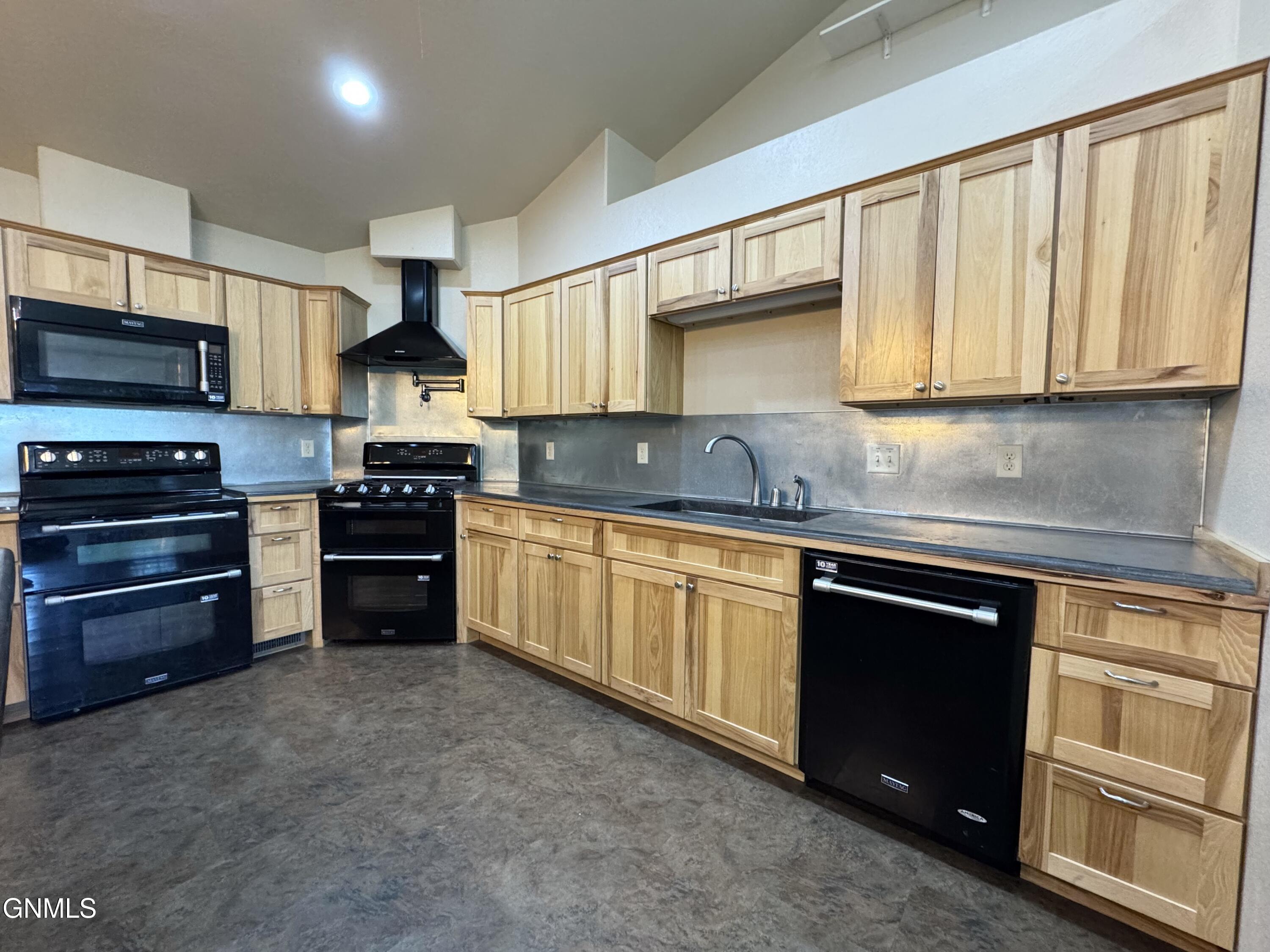 New Salem, North Dakota, 58563, United States, 7 Bedrooms Bedrooms, ,1 BathroomBathrooms,Residential,For Sale,1904775