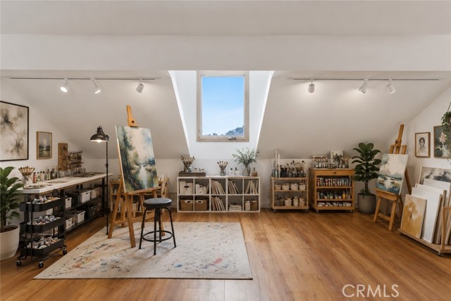 Los Angeles, California, 90043, United States, 3 Bedrooms Bedrooms, ,3 BathroomsBathrooms,Residential,For Sale,2049255