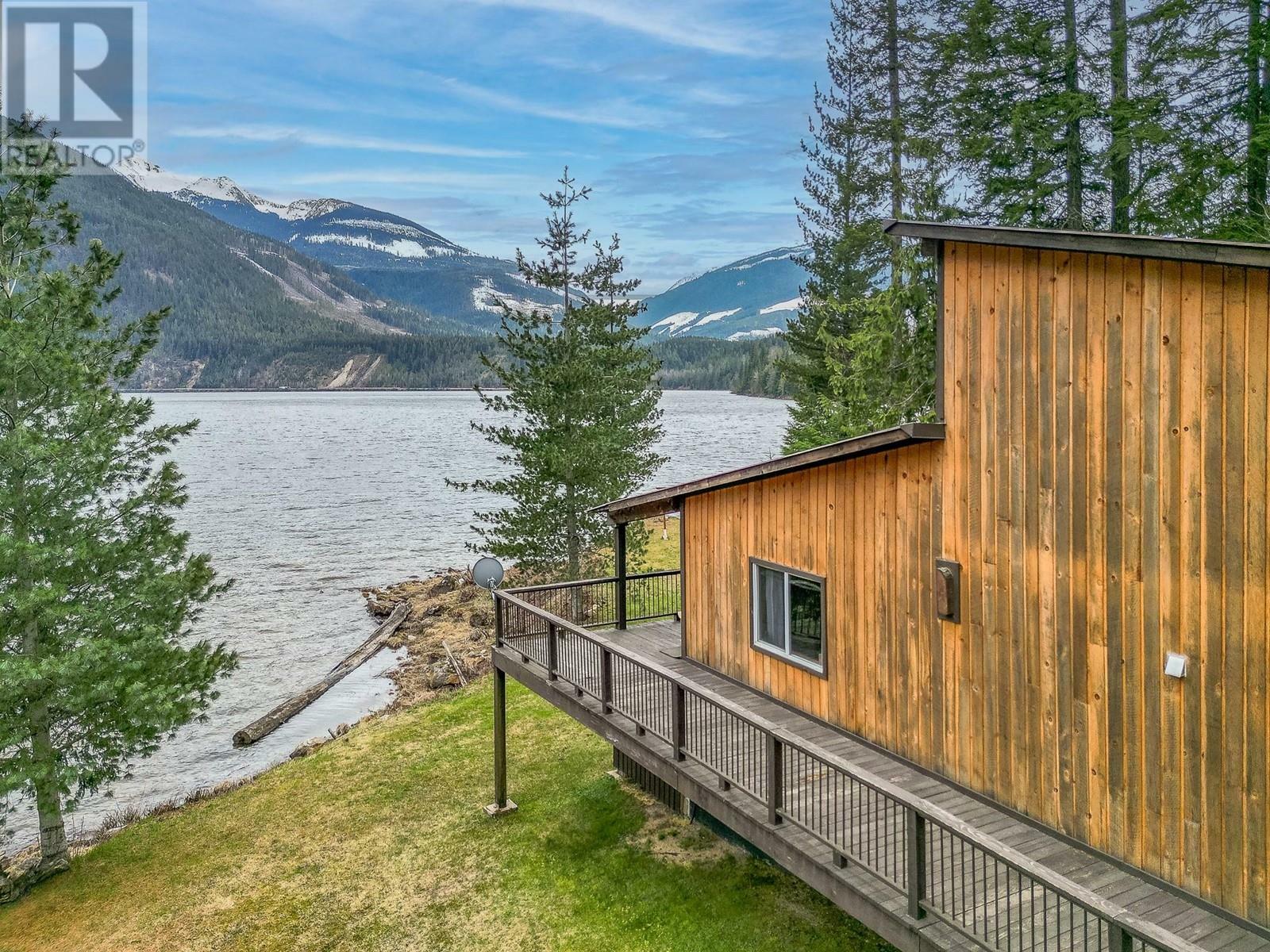 REVELSTOKE, British Columbia, V0E 2S0, CA, 4 Bedrooms Bedrooms, ,2 BathroomsBathrooms,Residential,For Sale,1838033