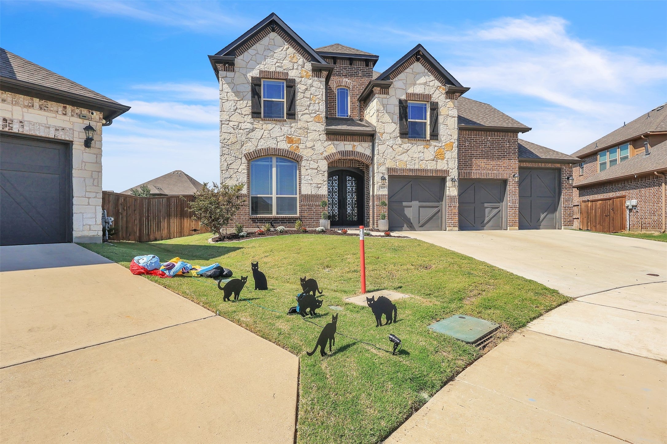 Justin, Texas, 76247, United States, 4 Bedrooms Bedrooms, ,4 BathroomsBathrooms,Residential,For Sale,1981121