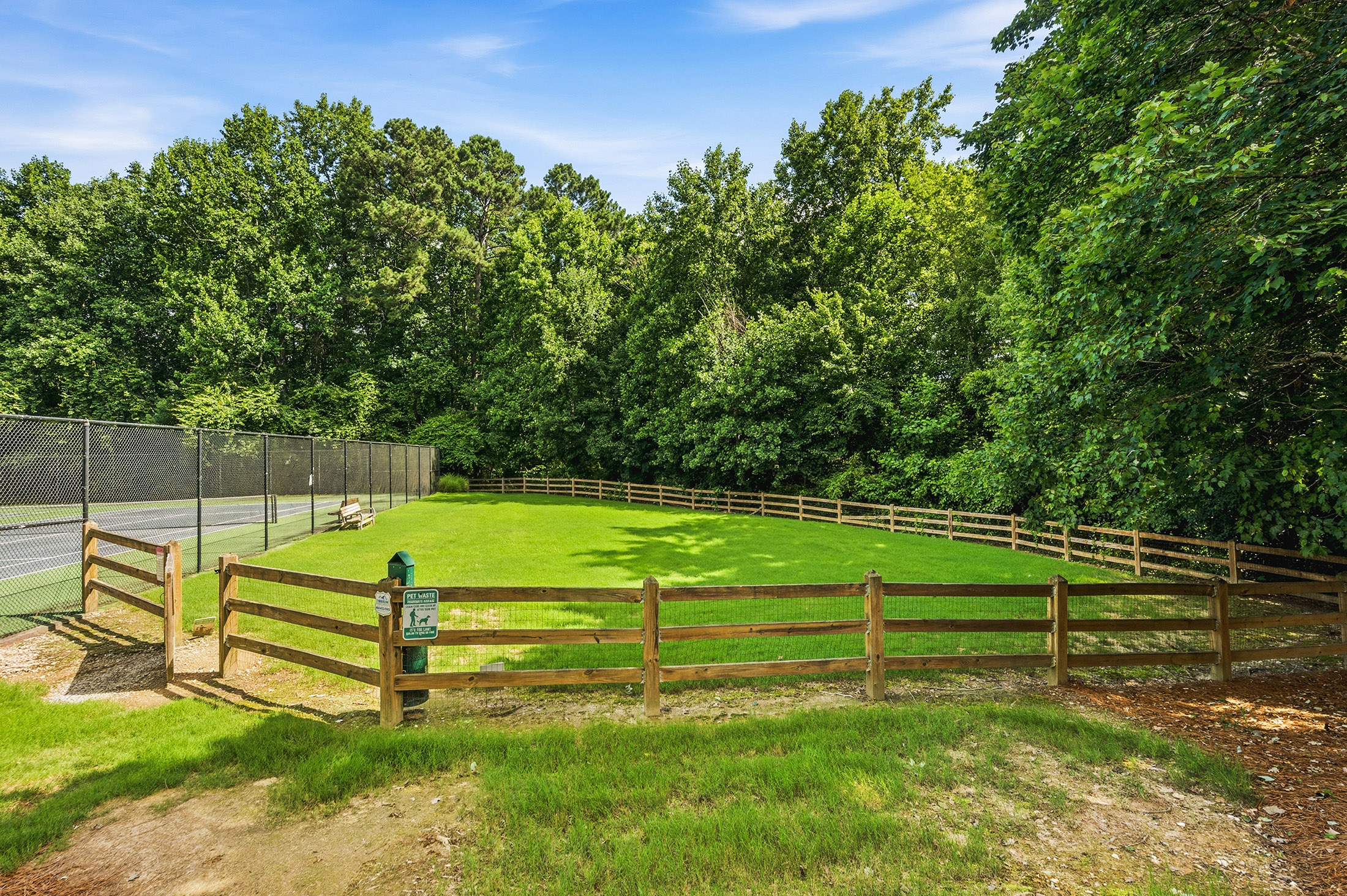  Beautifully Maintained Ranch Home in Unbeatable Location - 物件實景