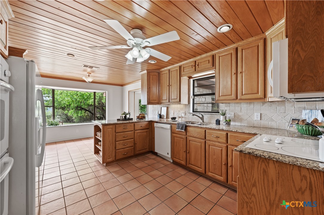 Belton, Texas, 76513, United States, 4 Bedrooms Bedrooms, ,4 BathroomsBathrooms,Residential,For Sale,1989055