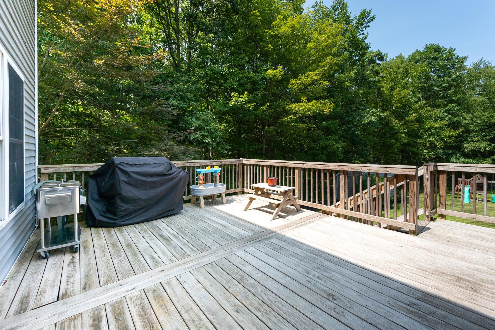 Hooksett, New Hampshire, 03106, United States, 3 Bedrooms Bedrooms, ,2 BathroomsBathrooms,Residential,For Sale,1941864