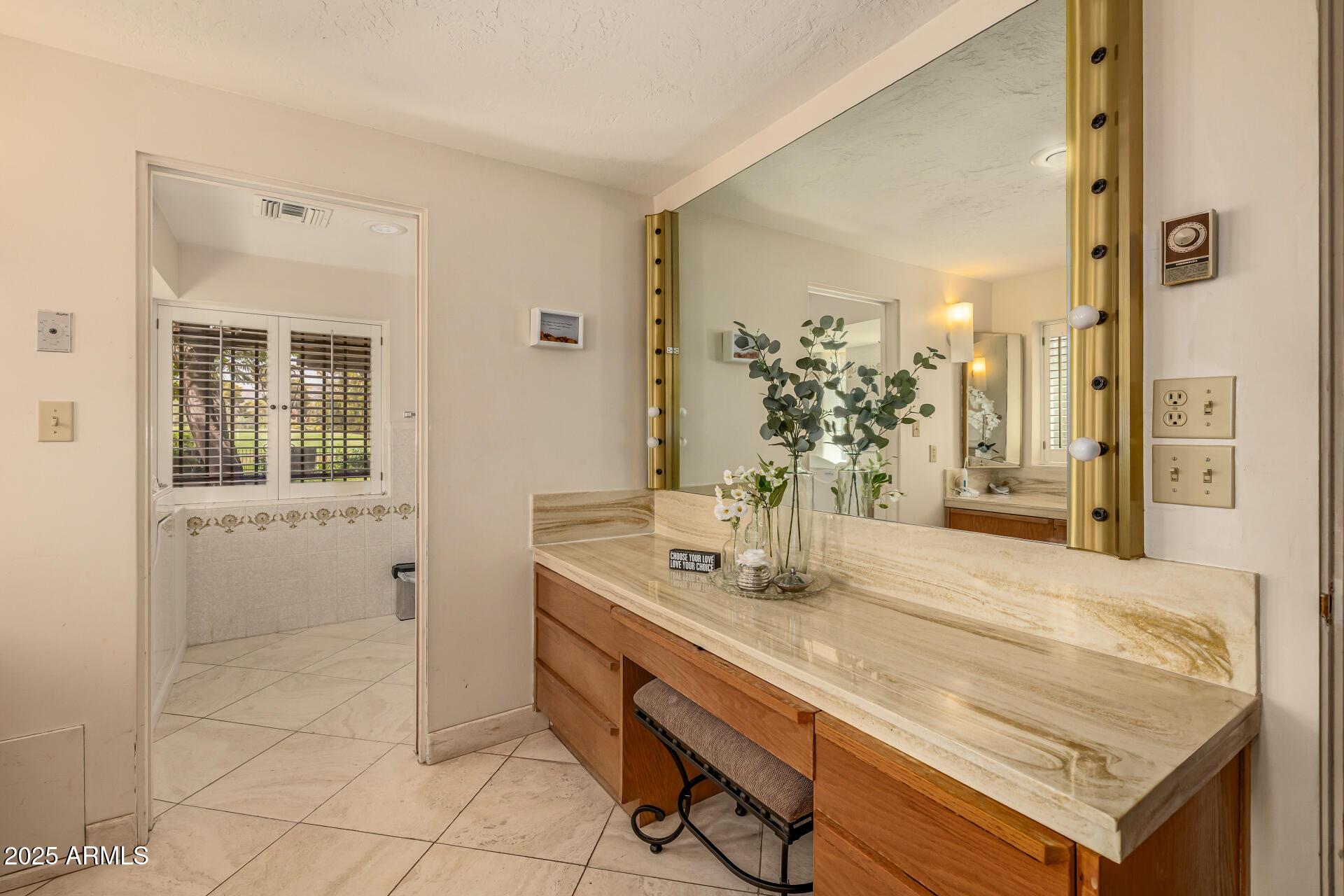 Paradise Valley, Arizona, 85253, United States, 4 Bedrooms Bedrooms, ,8 BathroomsBathrooms,Residential,For Sale,1983455