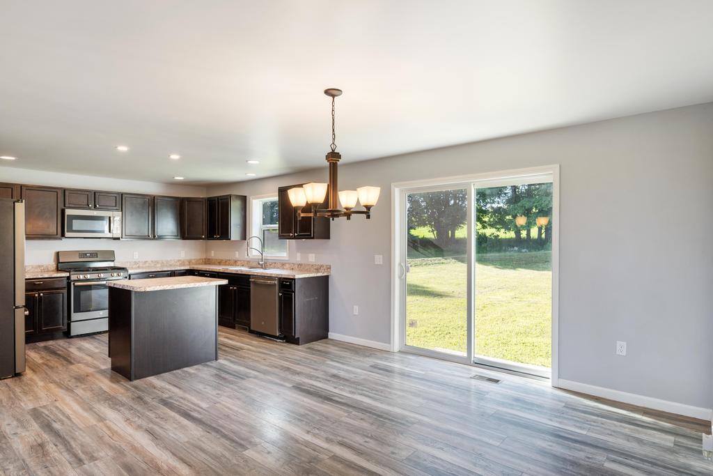 Charlevoix, Michigan, 49720, United States, 5 Bedrooms Bedrooms, ,3 BathroomsBathrooms,Residential,For Sale,1917973