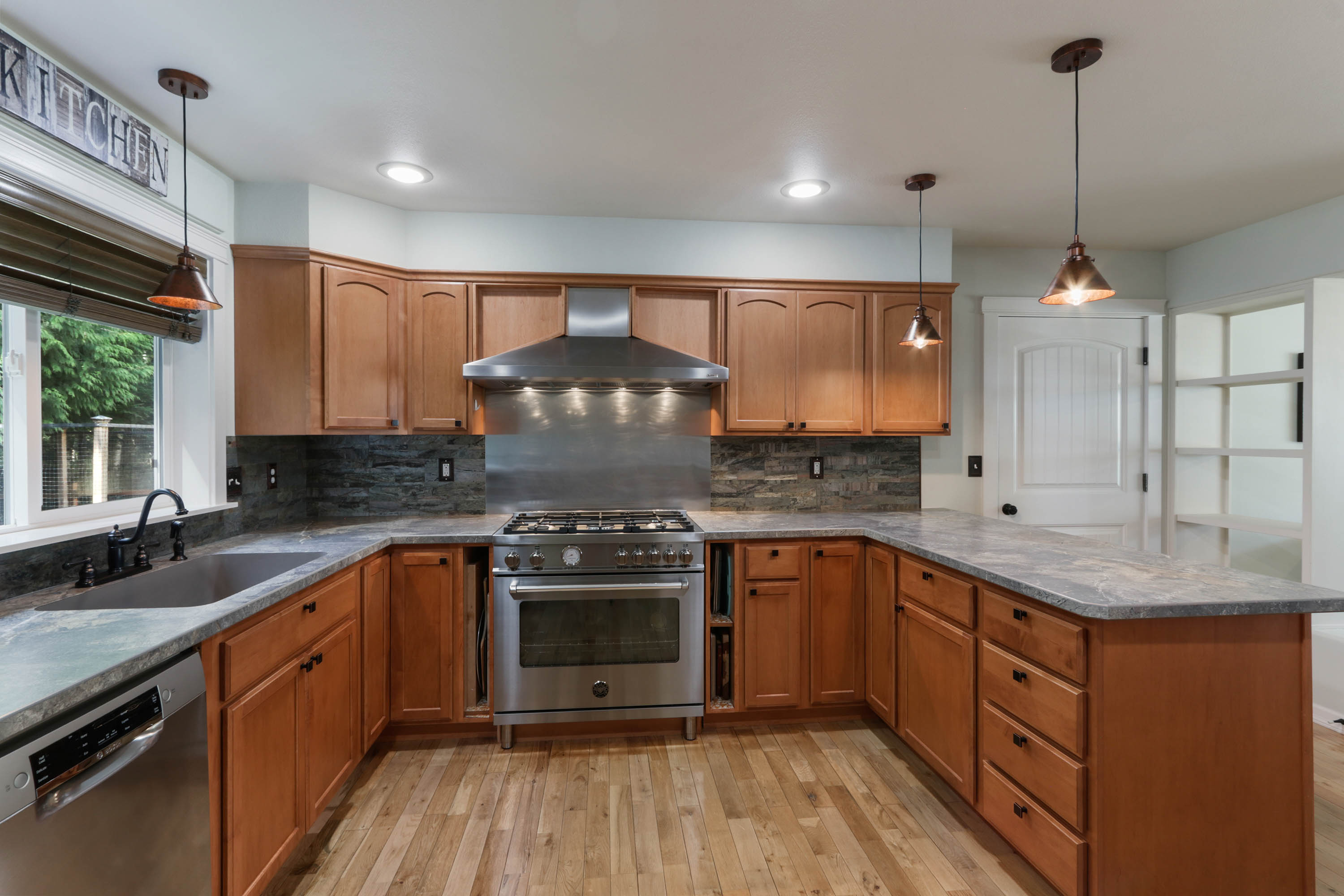 Sandpoint, Idaho, 83864, United States, 3 Bedrooms Bedrooms, ,2 BathroomsBathrooms,Residential,For Sale,1975029