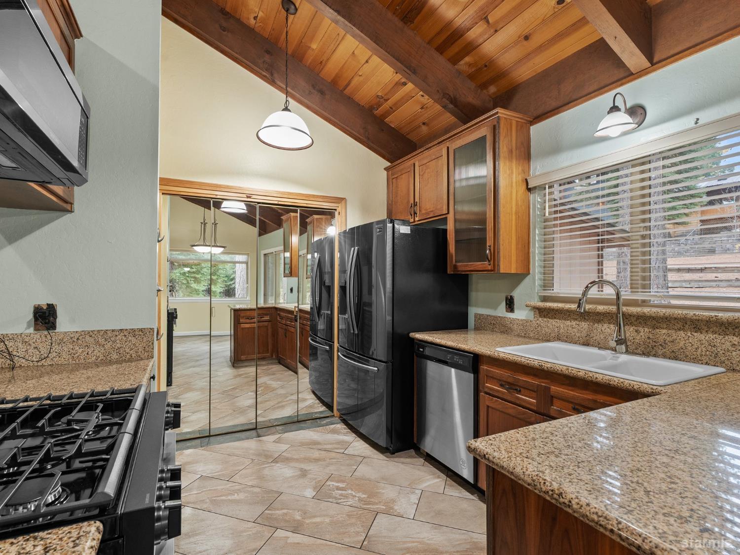 South Lake Tahoe, California, 96150, United States, 3 Bedrooms Bedrooms, ,2 BathroomsBathrooms,Residential,For Sale,1969986