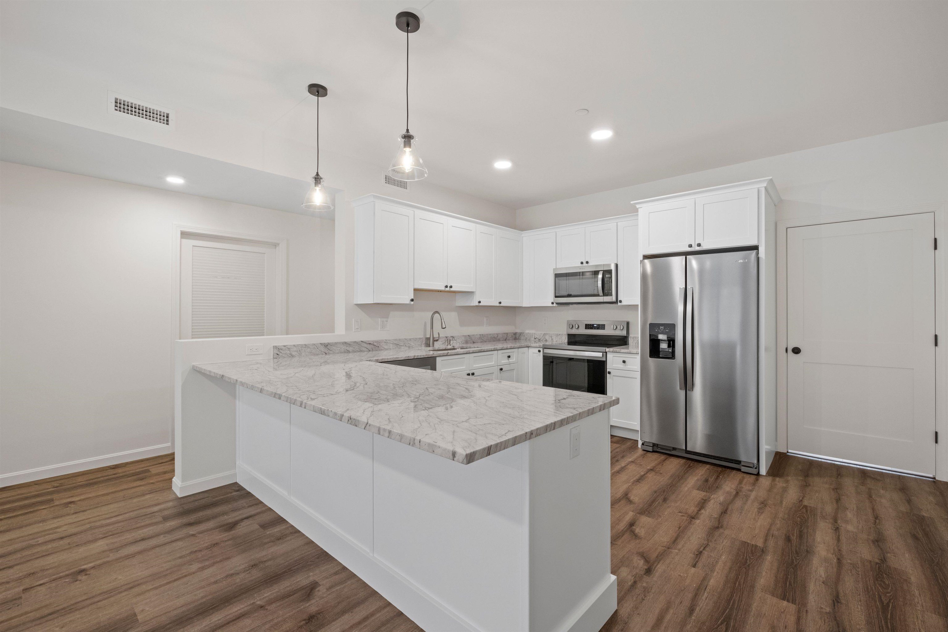 Lincoln, New Hampshire, 03251, United States, 3 Bedrooms Bedrooms, ,2 BathroomsBathrooms,Residential,For Sale,1937104
