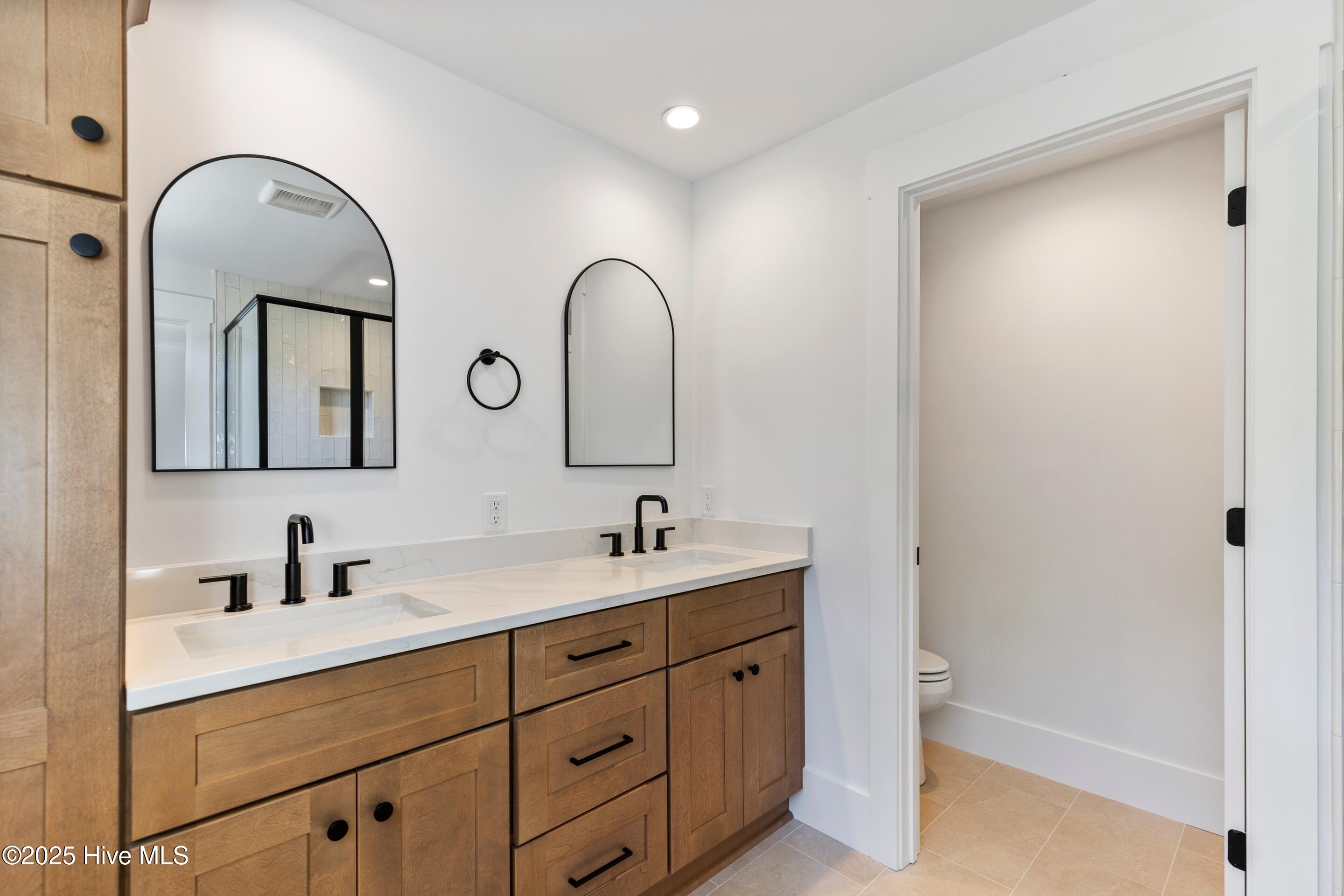 Wilmington, North Carolina, 28403, United States, 4 Bedrooms Bedrooms, ,2 BathroomsBathrooms,Residential,For Sale,1991913