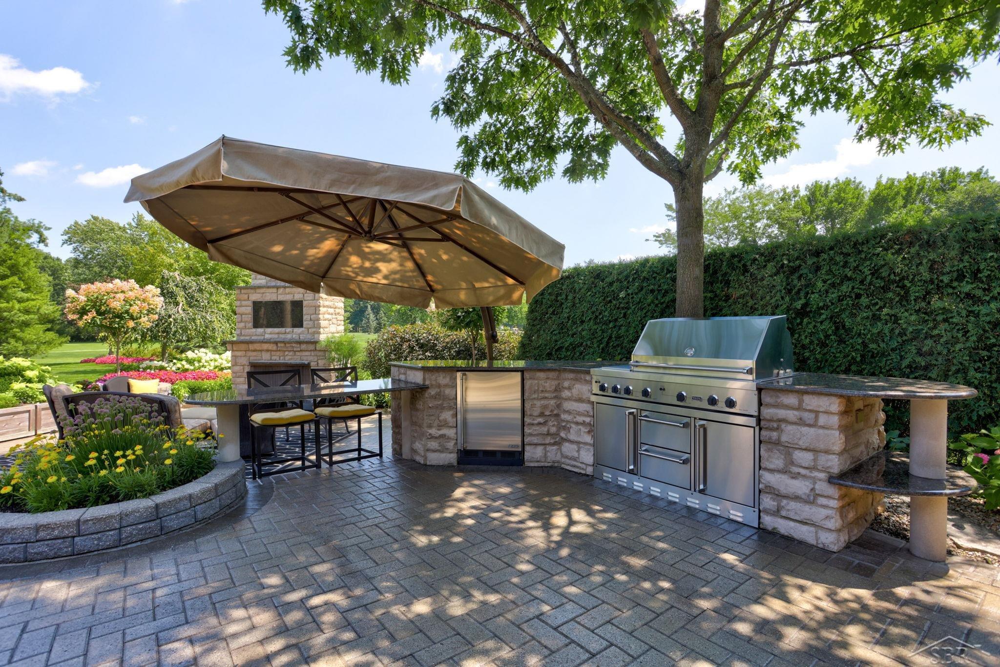 210 Golfview, Saginaw, Michigan, 48638, United States, 4 Bedrooms Bedrooms, ,6 BathroomsBathrooms,Residential,For Sale,210 Golfview,1320030