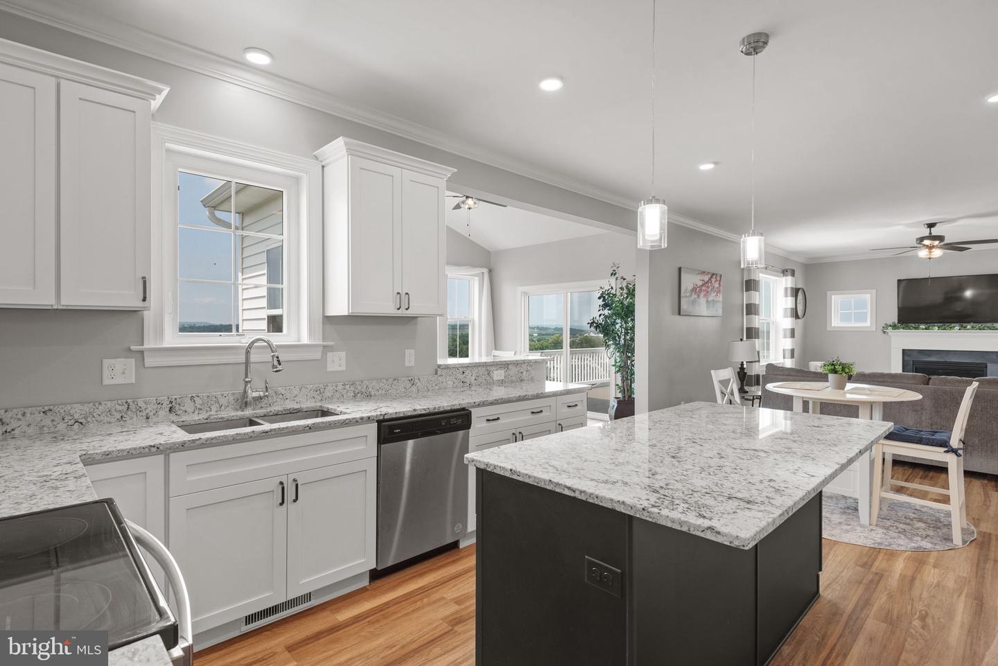 Lititz, Pennsylvania, 17543, United States, 4 Bedrooms Bedrooms, ,3 BathroomsBathrooms,Residential,For Sale,1905987