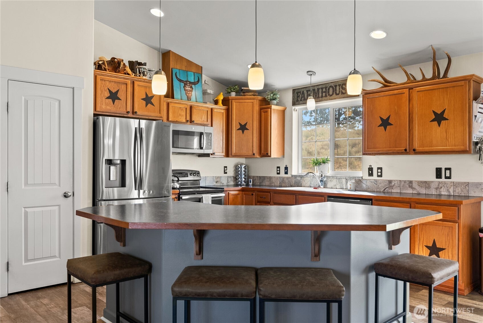 Malott, Washington, 98829, United States, 3 Bedrooms Bedrooms, ,1 BathroomBathrooms,Residential,For Sale,1989338