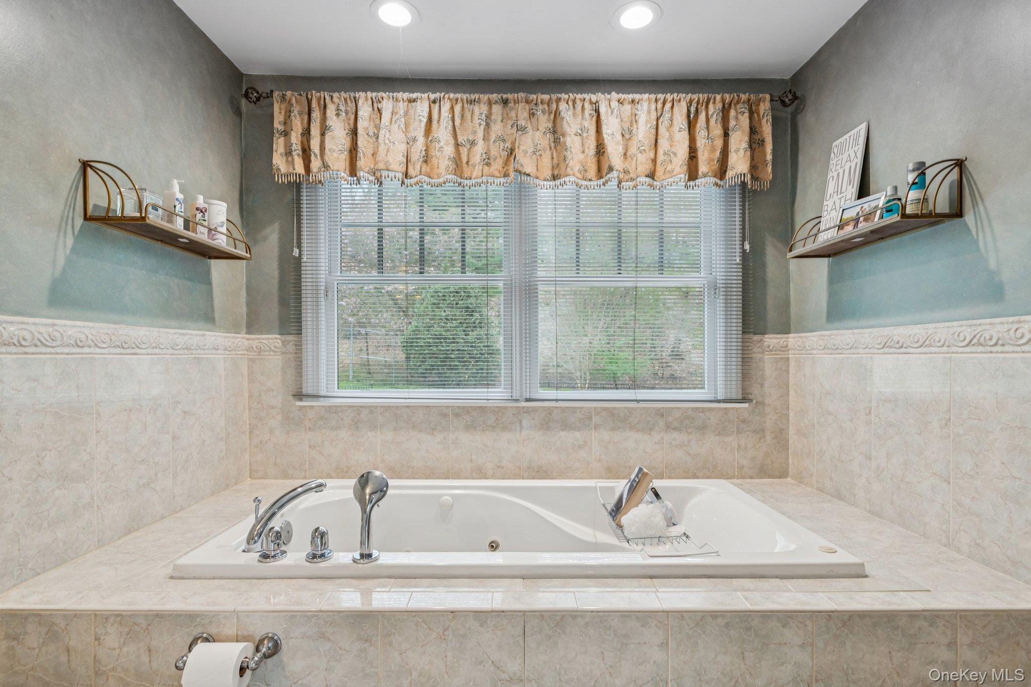  76 Harbor Road, Head Of The Harbor, NY, 11780 - 物件實景