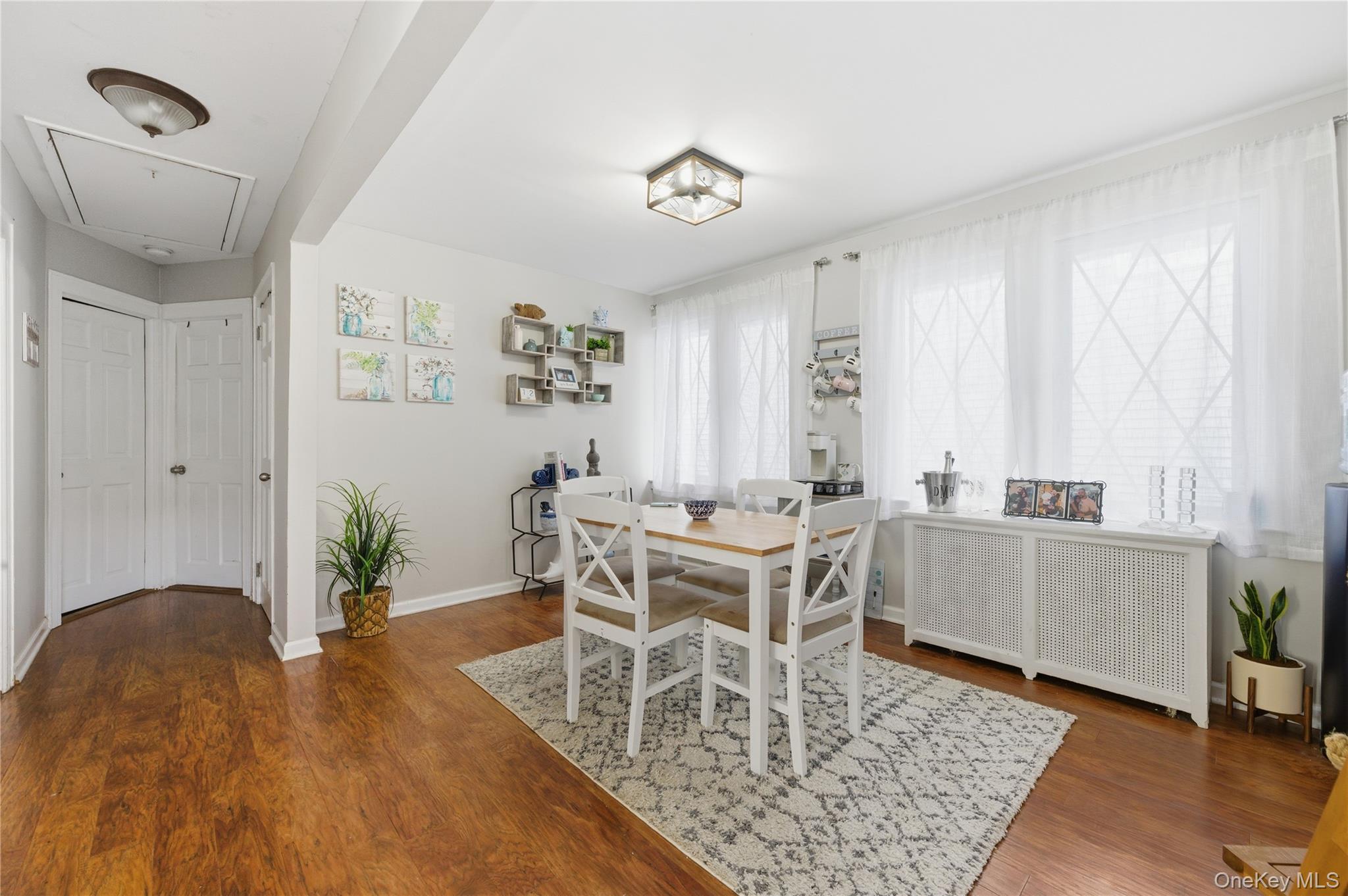 Long Beach, New York, 11561, United States, 3 Bedrooms Bedrooms, ,2 BathroomsBathrooms,Residential,For Sale,1991269