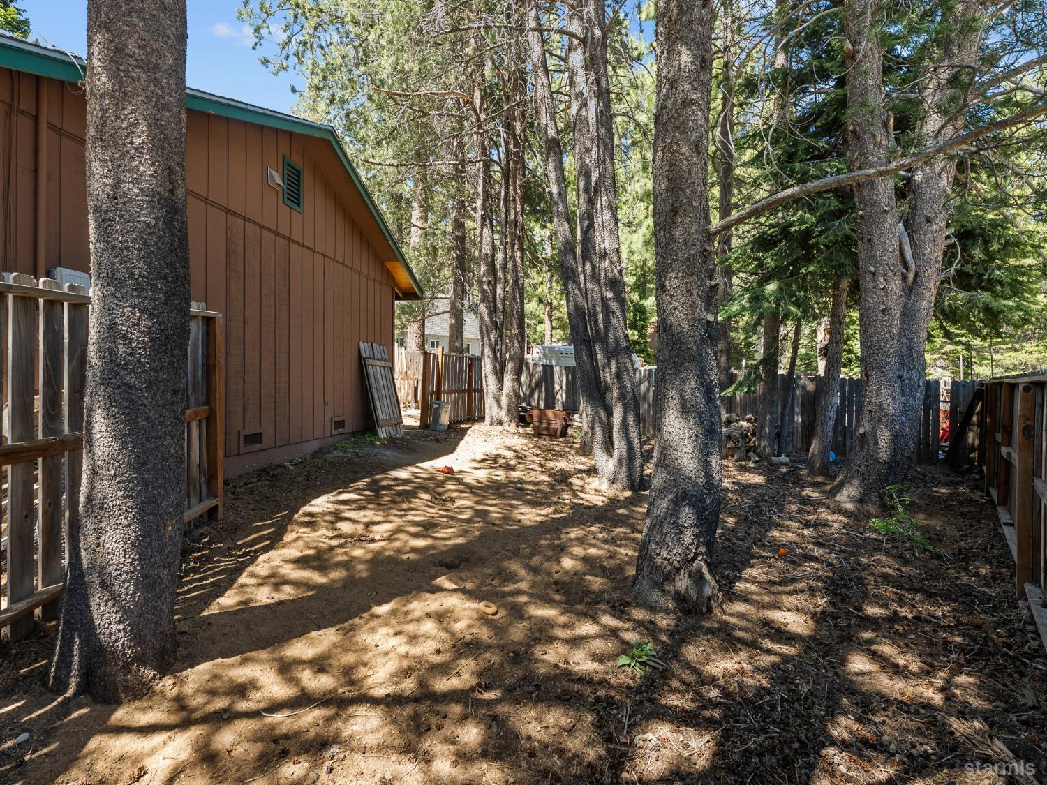 South Lake Tahoe, California, 96150, United States, 3 Bedrooms Bedrooms, ,2 BathroomsBathrooms,Residential,For Sale,1737061