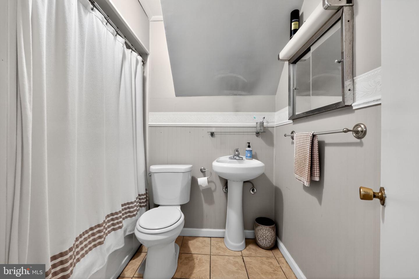 Collingswood, New Jersey, 08108, United States, 6 Bedrooms Bedrooms, ,3 BathroomsBathrooms,Residential,For Sale,1950813