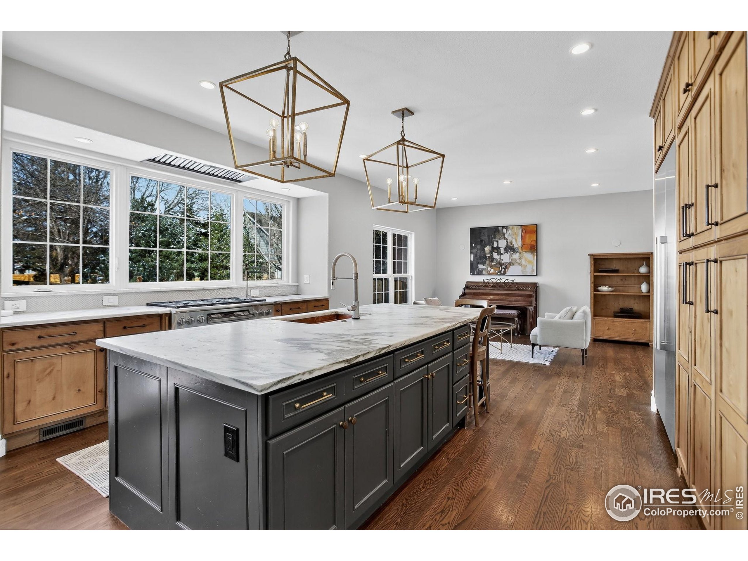 Longmont, Colorado, 80504, United States, 6 Bedrooms Bedrooms, ,2 BathroomsBathrooms,Residential,For Sale,1838026