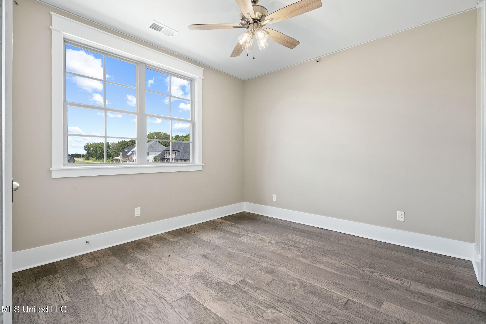 Olive Branch, Mississippi, 38654, United States, 5 Bedrooms Bedrooms, ,4 BathroomsBathrooms,Residential,For Sale,1906747